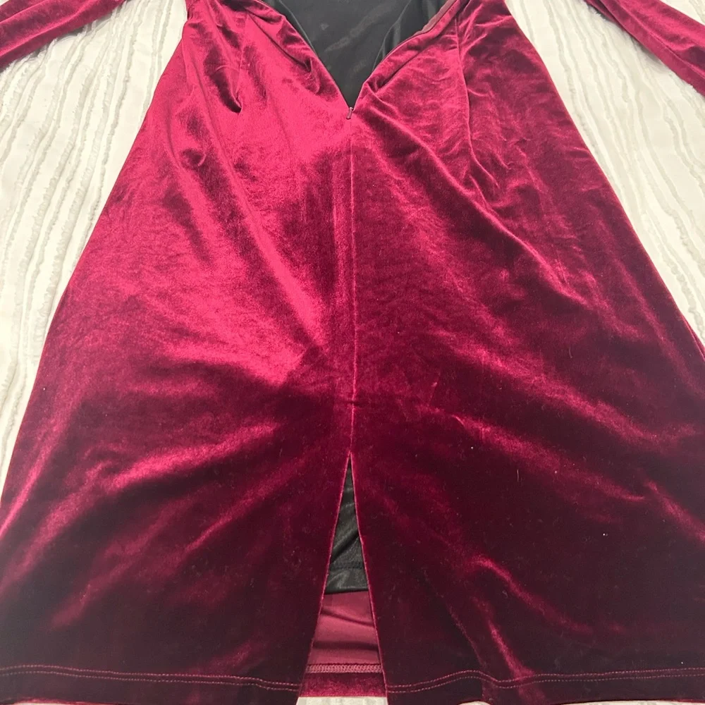 David Meister Velvet Burgundy Cocktail Dress with Crystal Cuffs - Picture 12 of 14